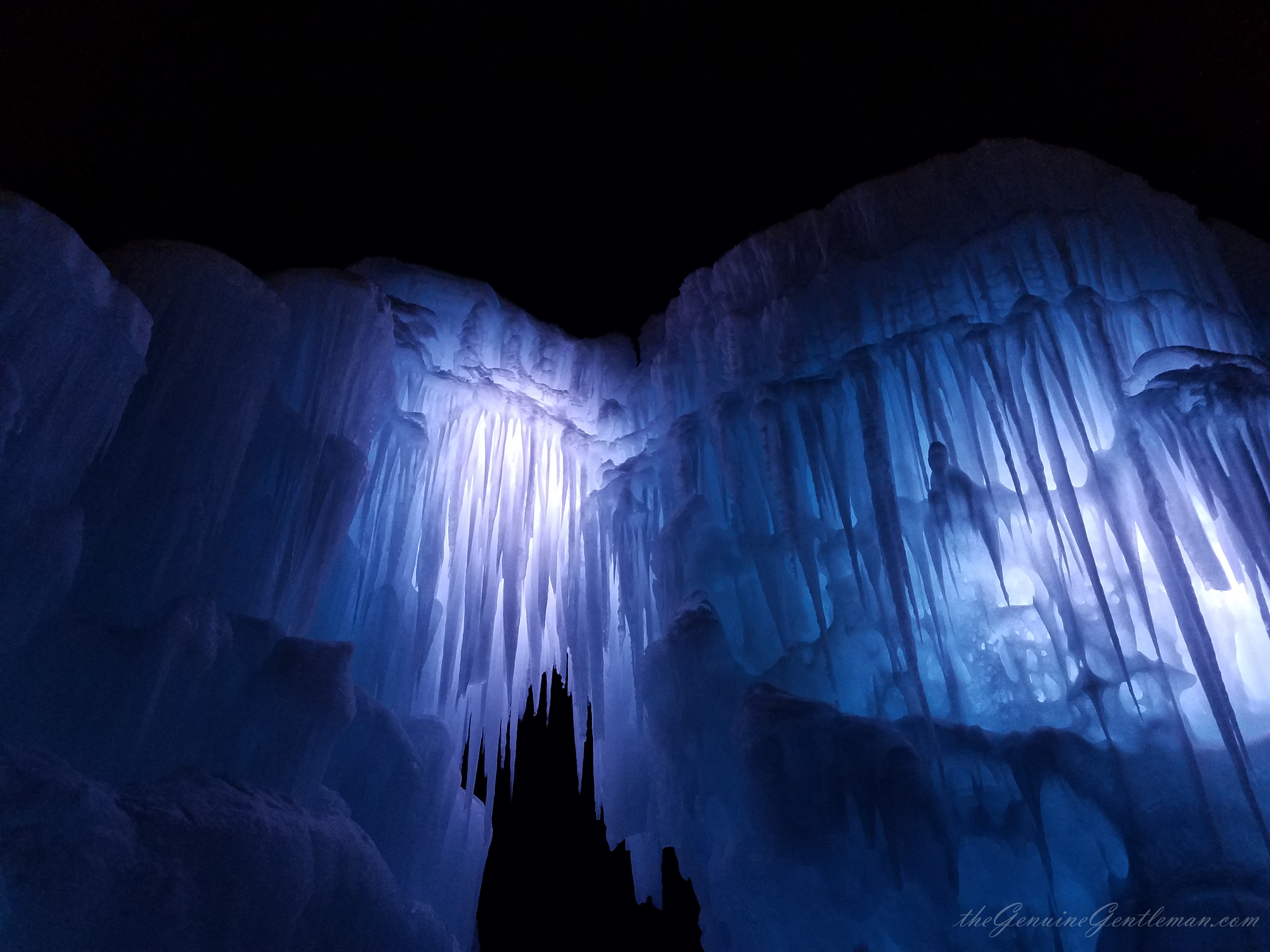 Ice Castle - Icicle Ice Wall, Lincoln New Hampshire