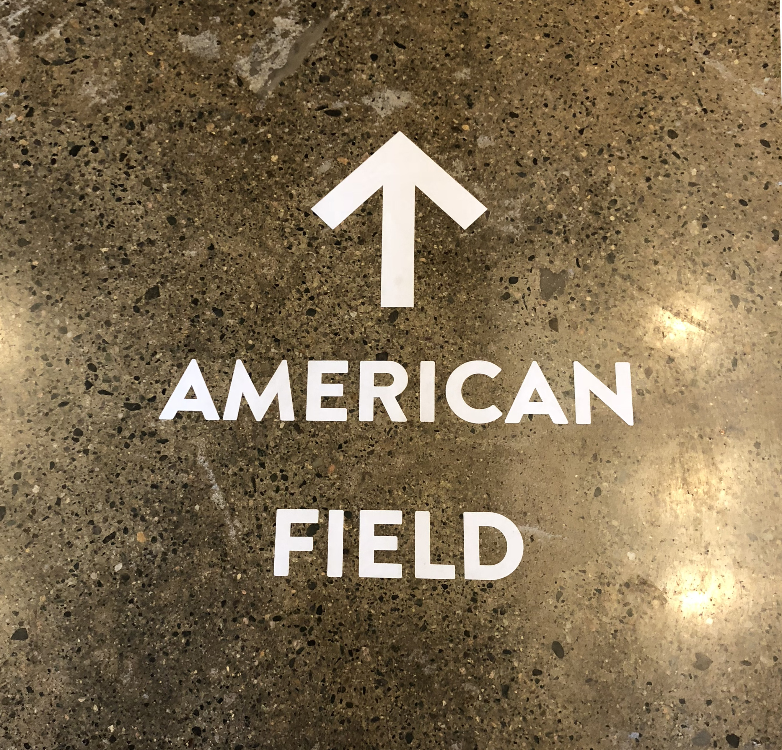 www.theGenuineGentleman.com American Field ground sign