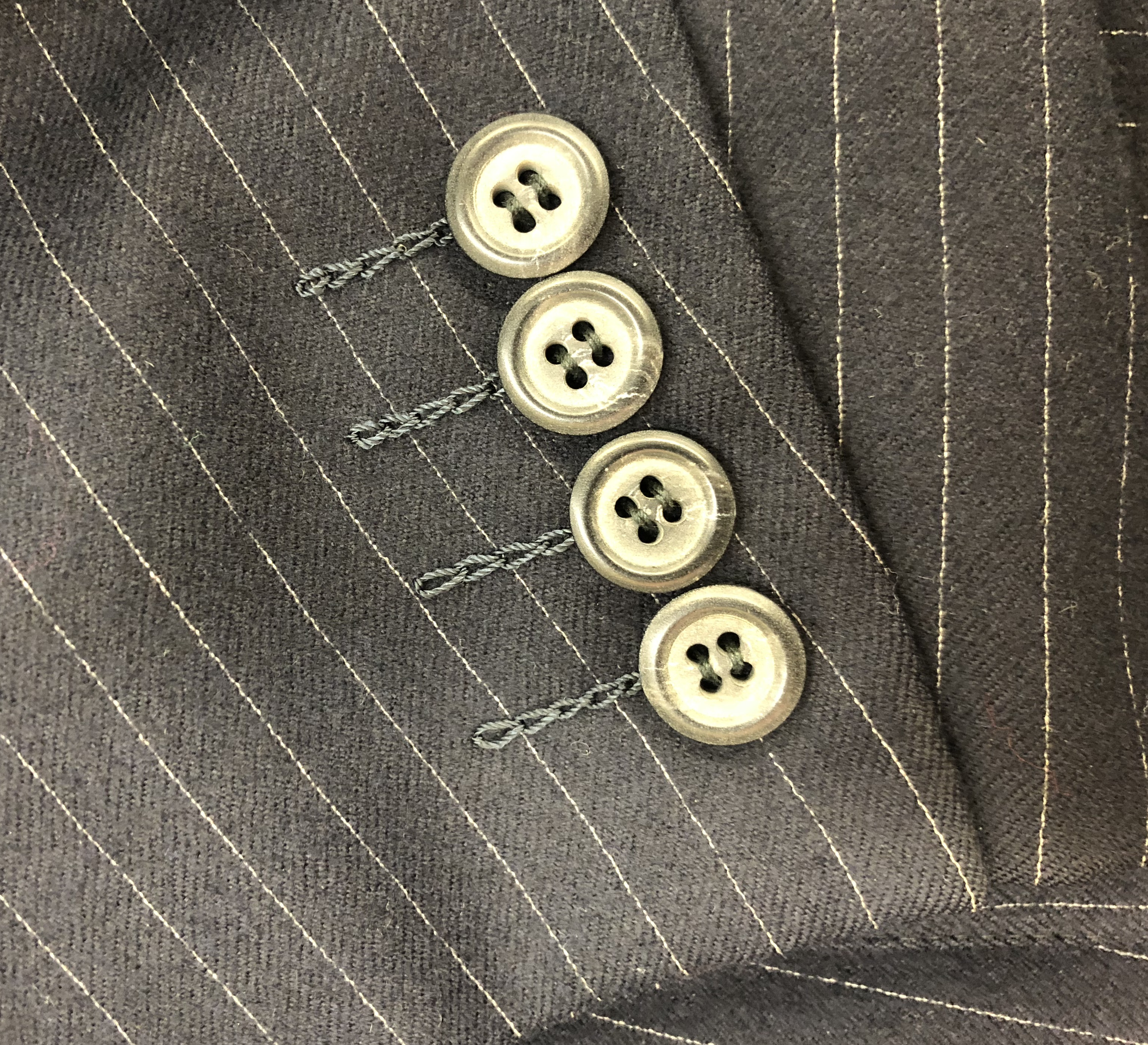 www.theGenuineGentleman.com Suit Quality Hallmarks - Suit faux loop buttonhole stitching